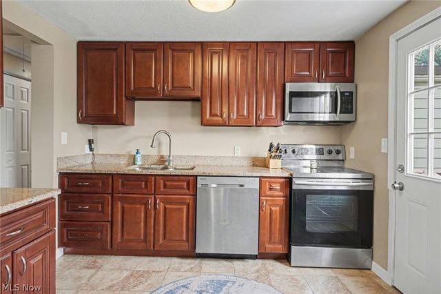 3671 Windjammer Cove, Aurora, OH 44202