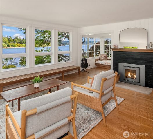 8430 SW Quartermaster Drive, Vashon, WA 98070