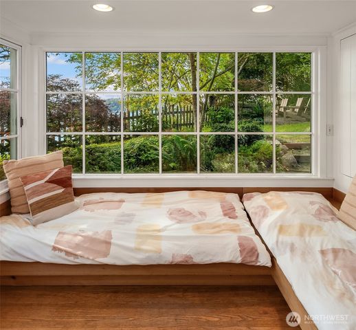 8430 SW Quartermaster Drive, Vashon, WA 98070