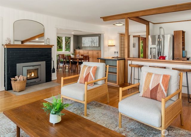 8430 SW Quartermaster Drive, Vashon, WA 98070