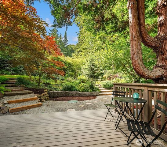 8430 SW Quartermaster Drive, Vashon, WA 98070