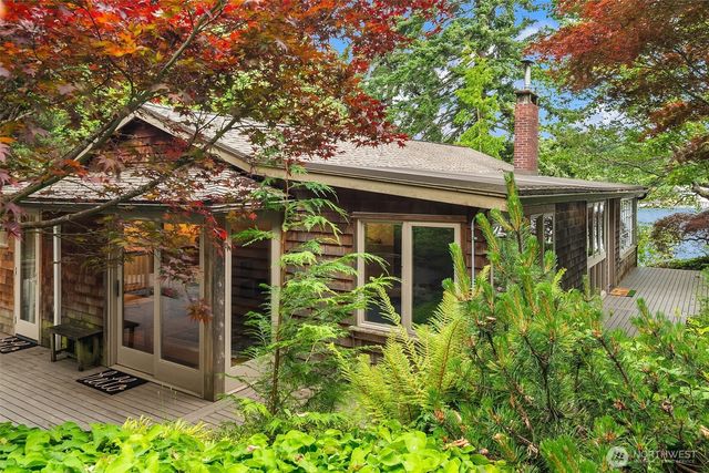 8430 SW Quartermaster Drive, Vashon, WA 98070