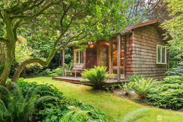 8430 SW Quartermaster Drive, Vashon, WA 98070