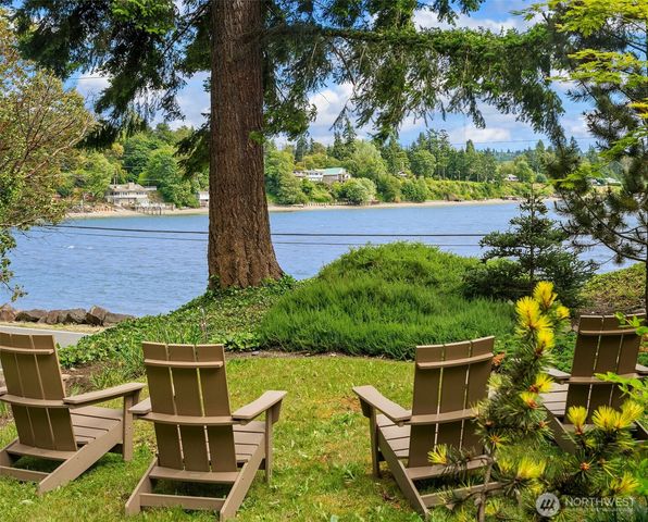 8430 SW Quartermaster Drive, Vashon, WA 98070