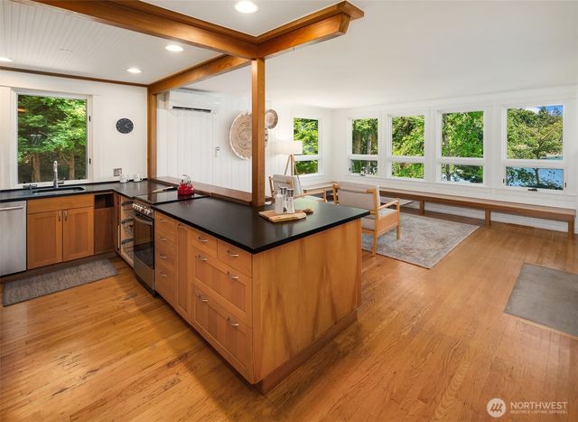 8430 SW Quartermaster Drive, Vashon, WA 98070