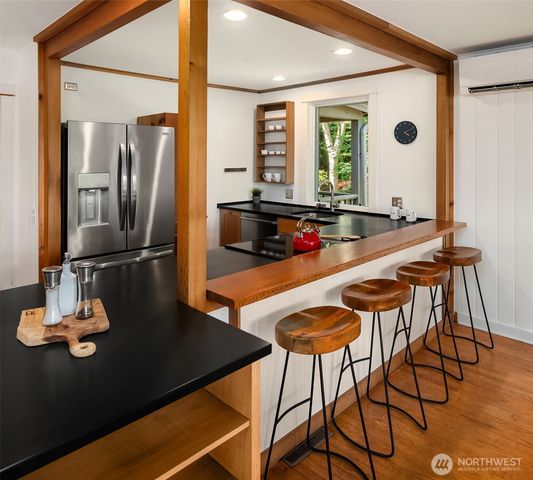 8430 SW Quartermaster Drive, Vashon, WA 98070