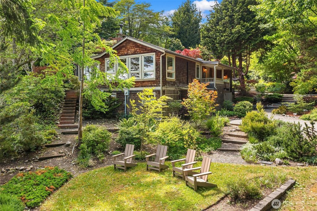 8430 SW Quartermaster Drive, Vashon, WA 98070