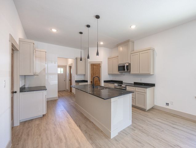 805 Glen Garden, Fort Worth, TX 76104