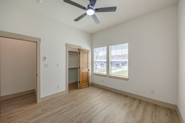 805 Glen Garden, Fort Worth, TX 76104