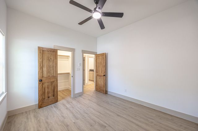 805 Glen Garden, Fort Worth, TX 76104