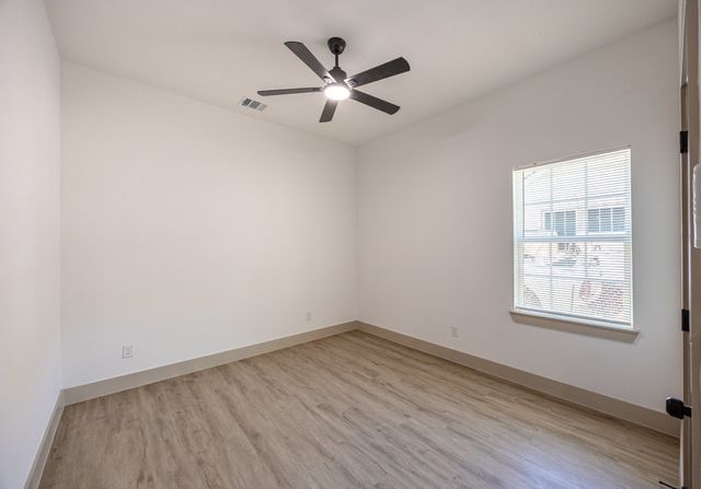 805 Glen Garden, Fort Worth, TX 76104