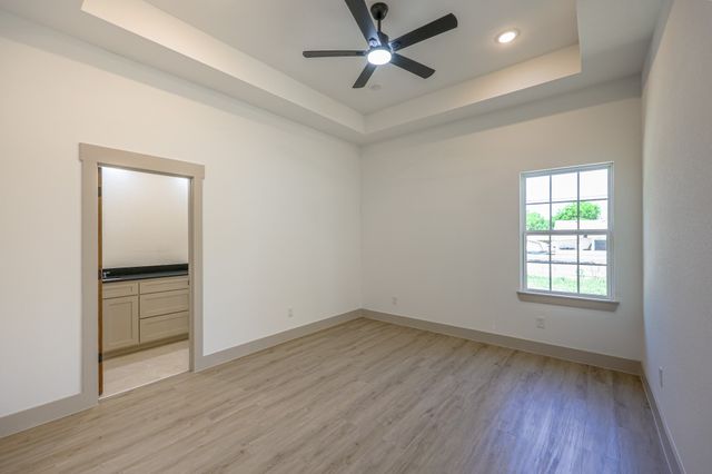 805 Glen Garden, Fort Worth, TX 76104