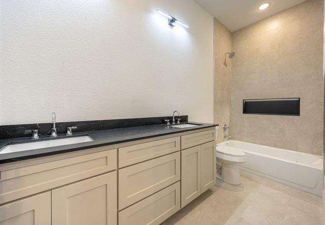 805 Glen Garden, Fort Worth, TX 76104