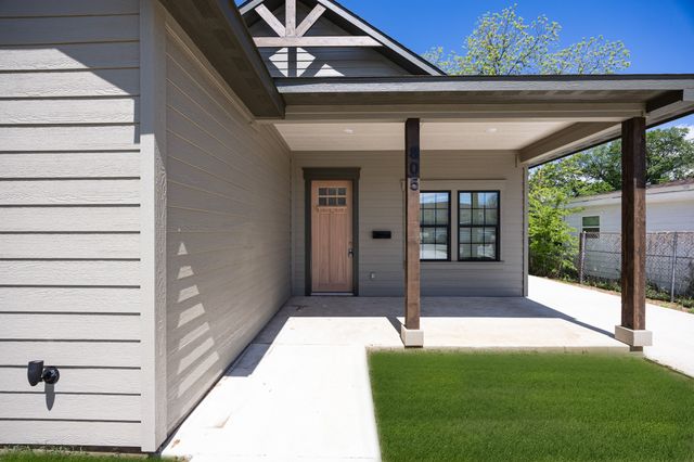 805 Glen Garden, Fort Worth, TX 76104