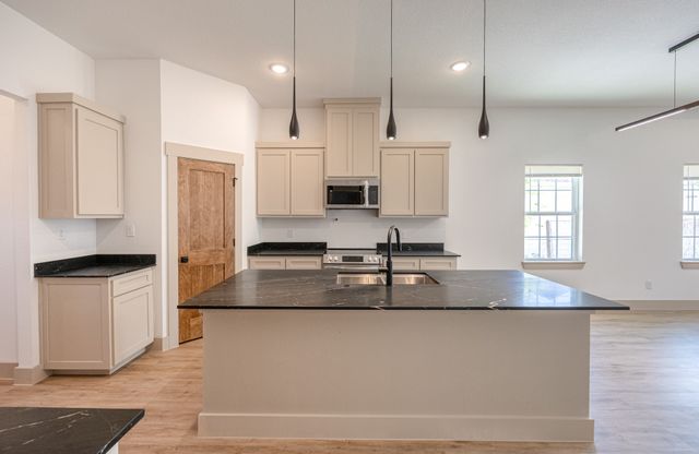 805 Glen Garden, Fort Worth, TX 76104