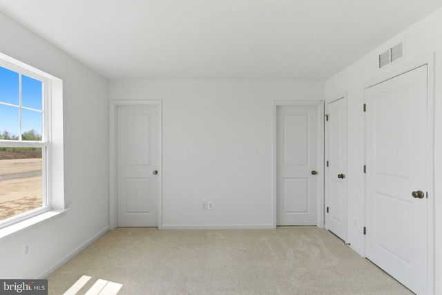 41 SCAMMEL DR, Bunker Hill, WV 25413