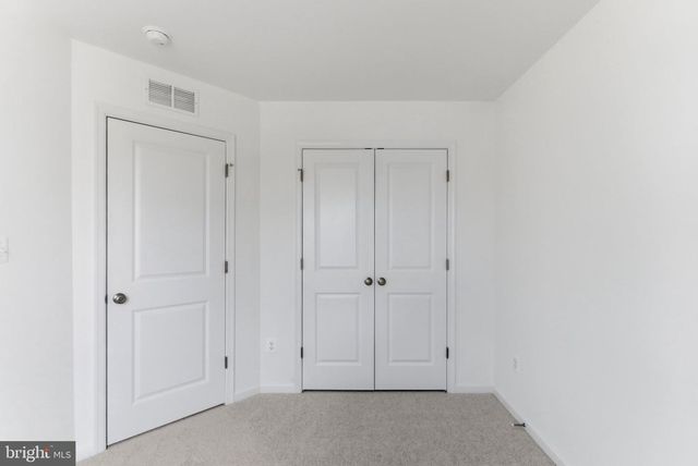 41 SCAMMEL DR, Bunker Hill, WV 25413