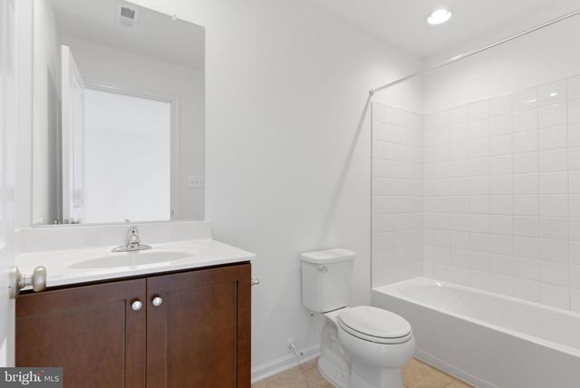 41 SCAMMEL DR, Bunker Hill, WV 25413