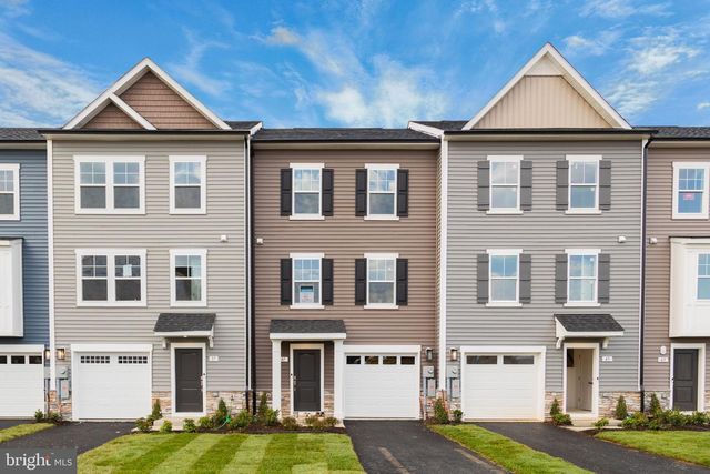 41 SCAMMEL DR, Bunker Hill, WV 25413