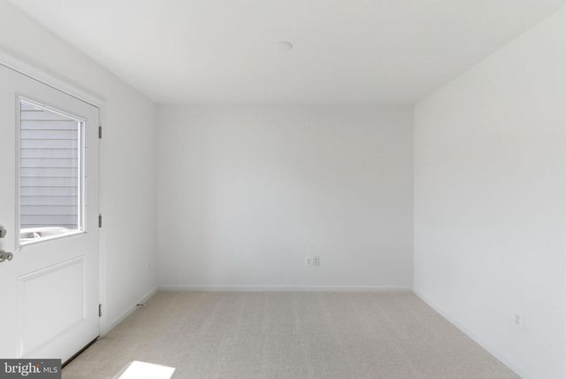 41 SCAMMEL DR, Bunker Hill, WV 25413