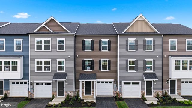 41 SCAMMEL DR, Bunker Hill, WV 25413