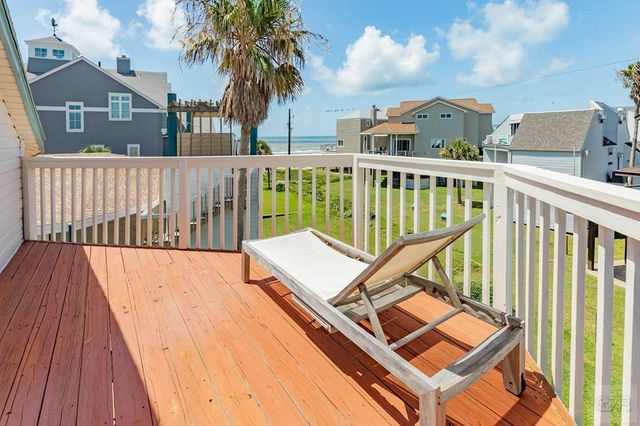 4231 Pelican Lane, Galveston, TX 77554