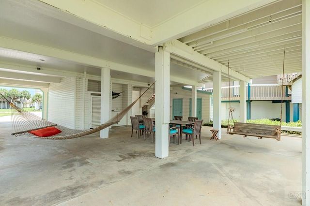 4231 Pelican Lane, Galveston, TX 77554