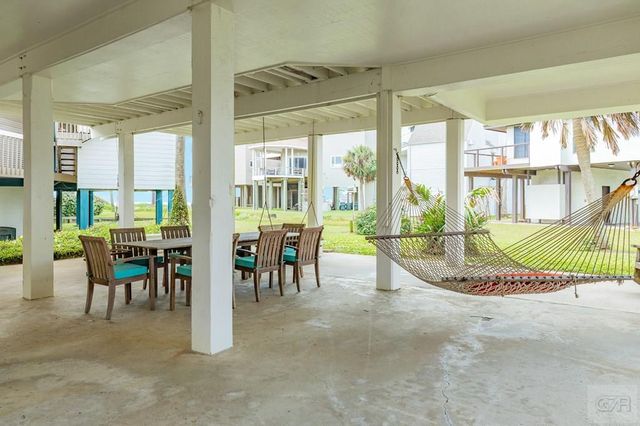4231 Pelican Lane, Galveston, TX 77554