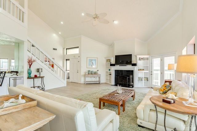 4231 Pelican Lane, Galveston, TX 77554