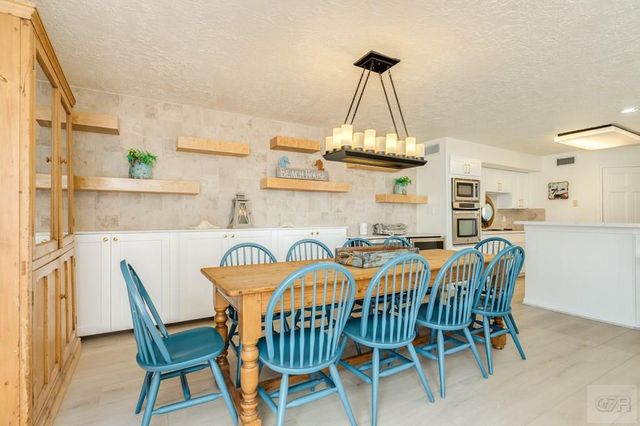 4231 Pelican Lane, Galveston, TX 77554