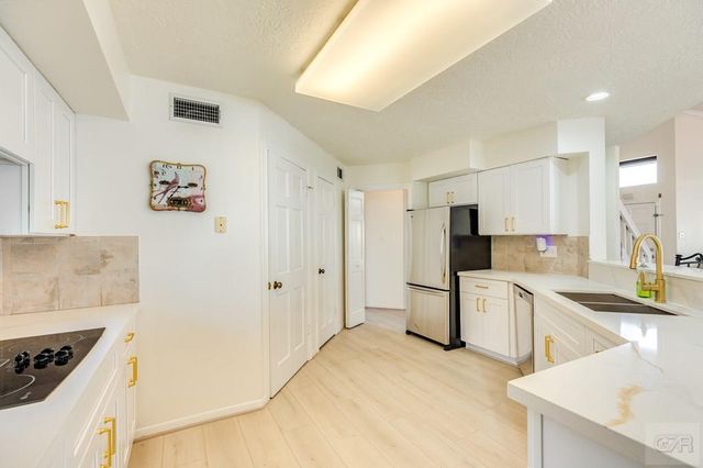 4231 Pelican Lane, Galveston, TX 77554