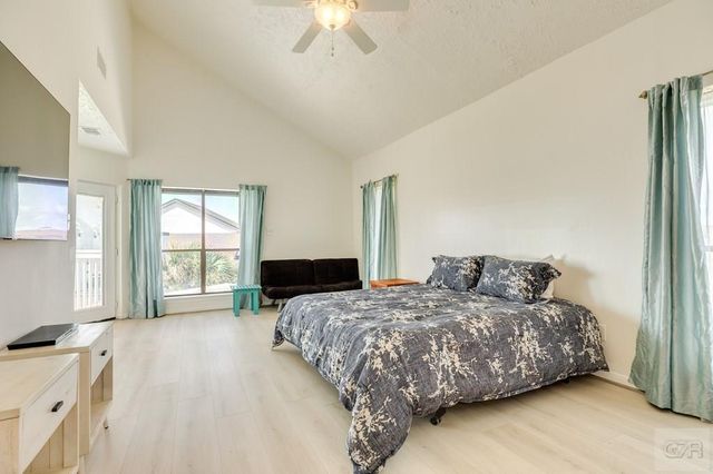 4231 Pelican Lane, Galveston, TX 77554