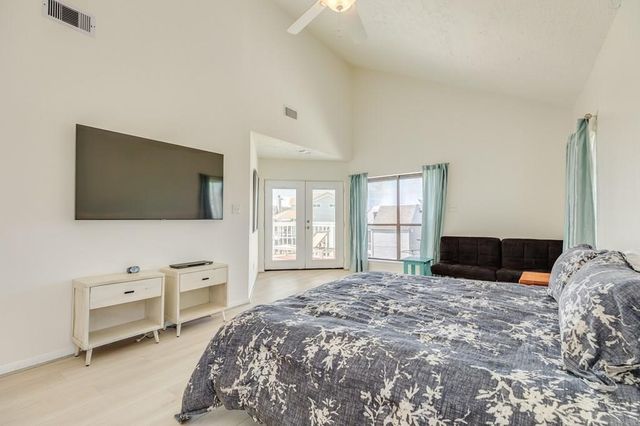 4231 Pelican Lane, Galveston, TX 77554