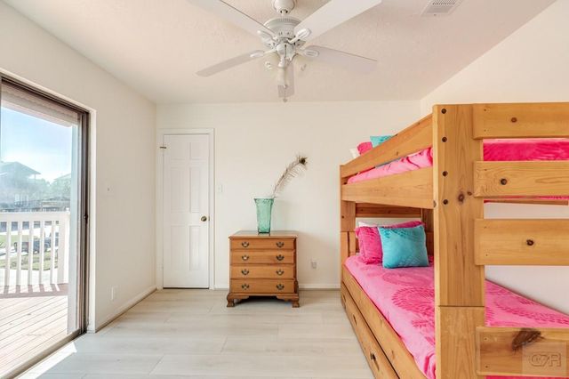 4231 Pelican Lane, Galveston, TX 77554