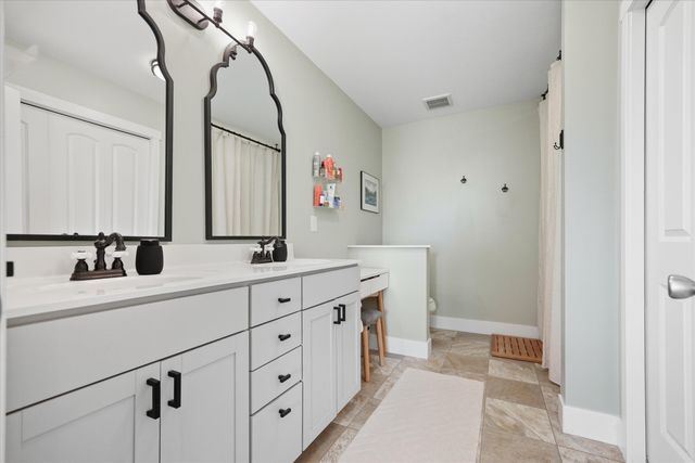 3572 Amber Oaks Drive, Howell, MI 48855