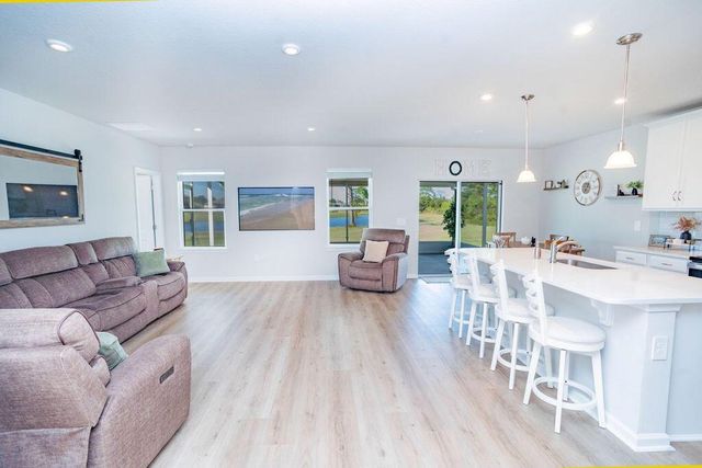 4198 Keeson Circle, Vero Beach, FL 32967