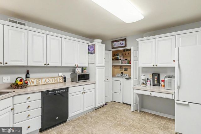 2704 GATEWAY CT, Harrisburg, PA 17110