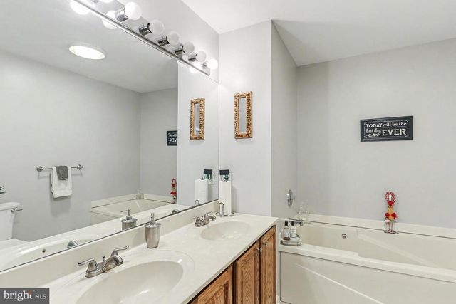 2704 GATEWAY CT, Harrisburg, PA 17110