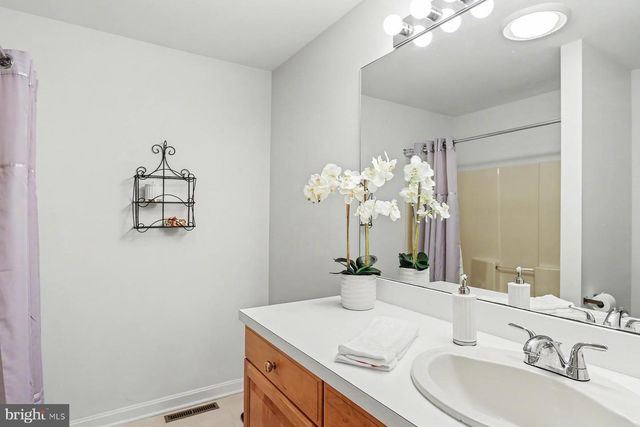 2704 GATEWAY CT, Harrisburg, PA 17110