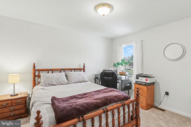 2704 GATEWAY CT, Harrisburg, PA 17110