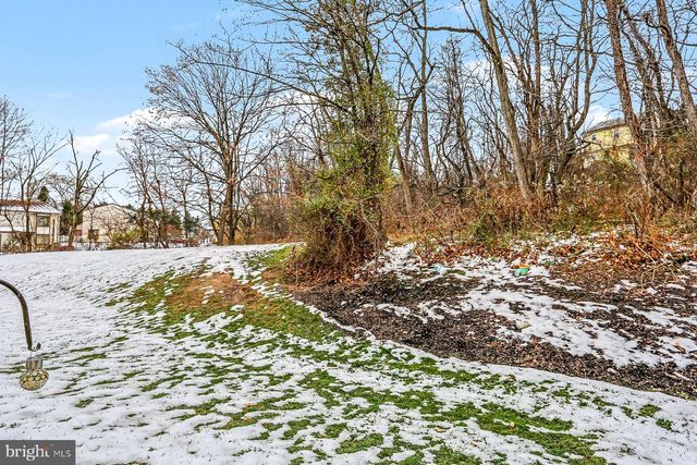 2704 GATEWAY CT, Harrisburg, PA 17110