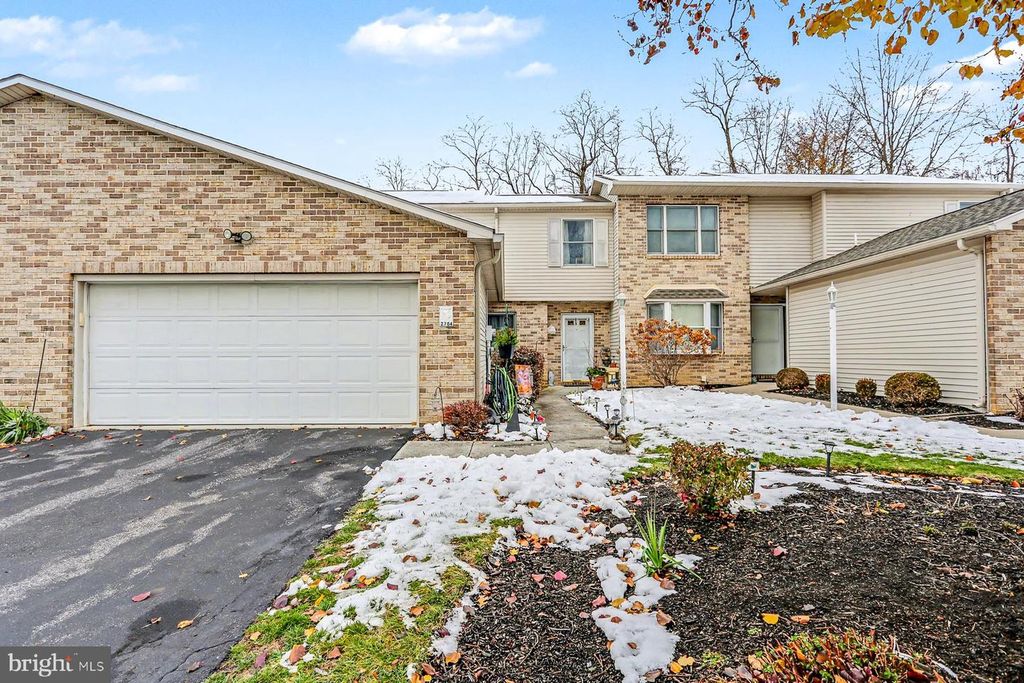 2704 GATEWAY CT, Harrisburg, PA 17110