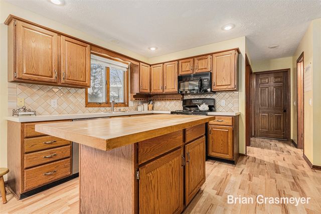 2826 Alger Street, Grand Rapids, MI 49546