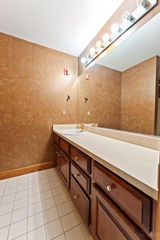 380 Baum Street, Cincinnati, OH 45202