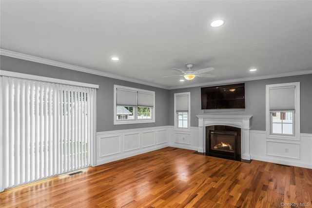 17 Vera Avenue, Plainview, NY 11803