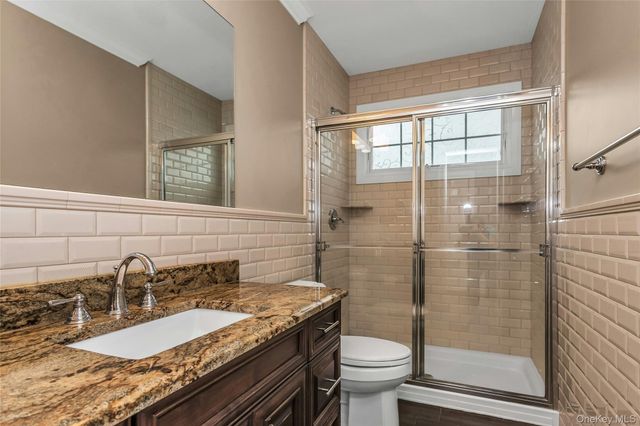 17 Vera Avenue, Plainview, NY 11803