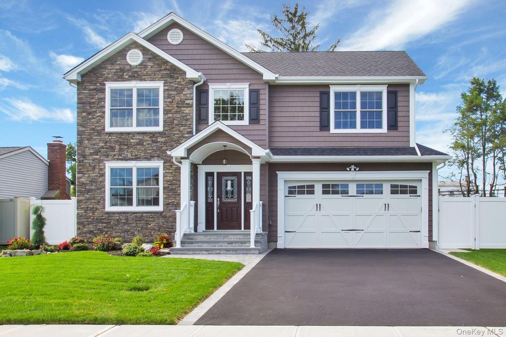 17 Vera Avenue, Plainview, NY 11803