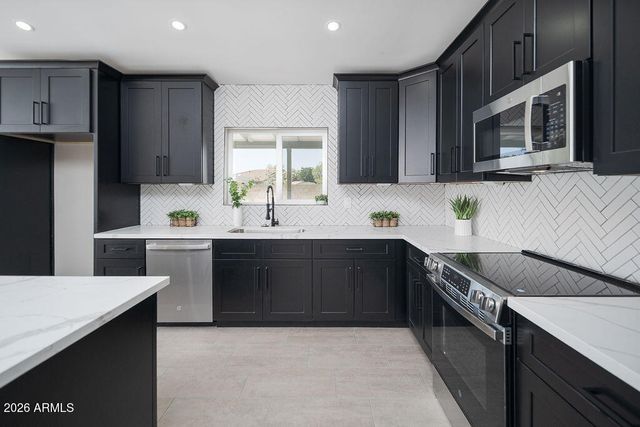 8106 W WETHERSFIELD Road, Peoria, AZ 85381