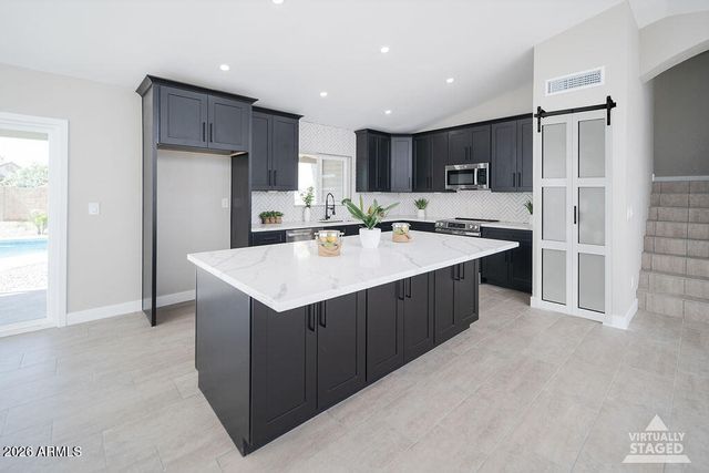 8106 W WETHERSFIELD Road, Peoria, AZ 85381