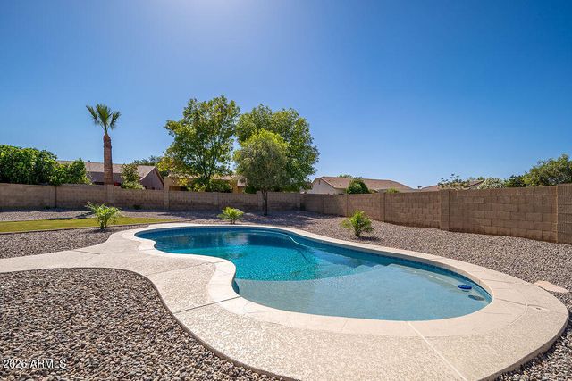 8106 W WETHERSFIELD Road, Peoria, AZ 85381